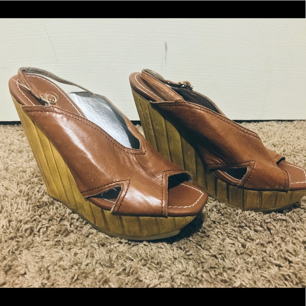 Jessica Simpson Brown Leathered Wedges